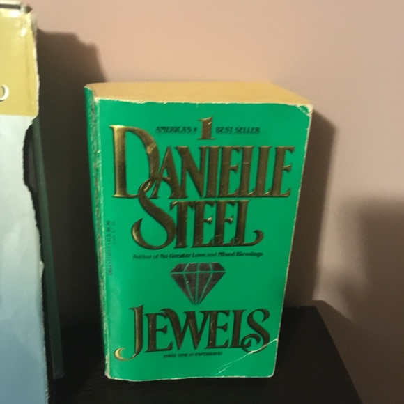 Books - Picture 3 of 3